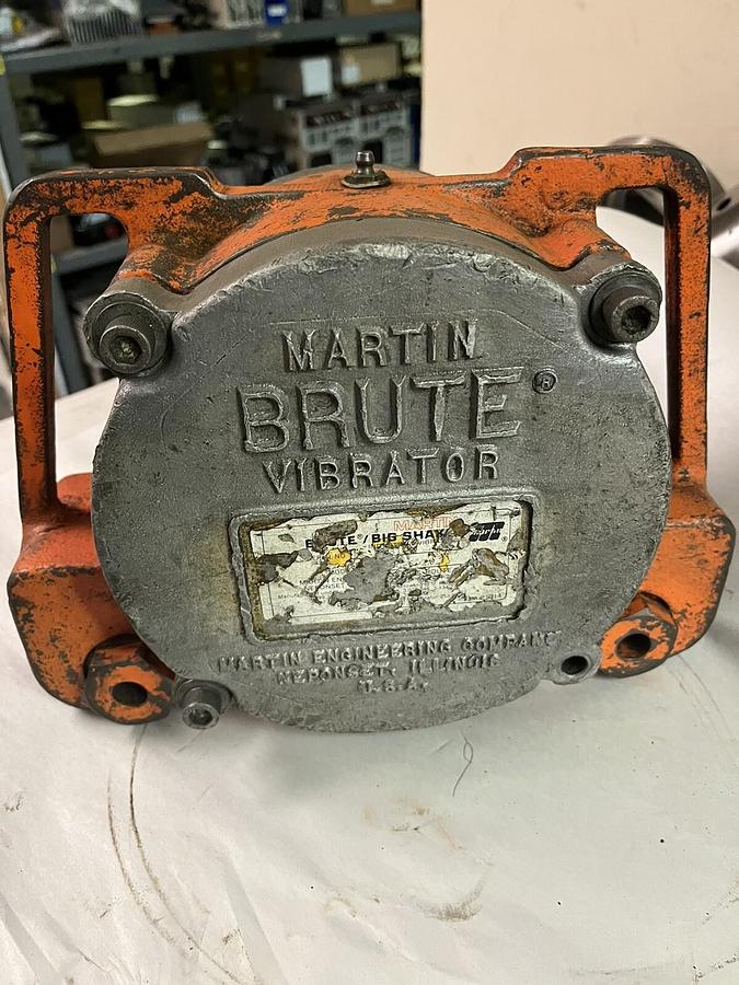 Used MARTIN BRUTE,BIG SHAKE,VIBRATOR