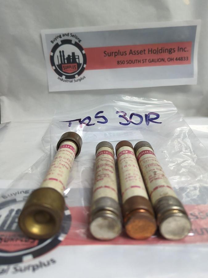 Used GOULD SHAWMUT,TRS-30R,TRI-ONIC 30 AMP FUSE LOT OF 4 PRE-OWNED