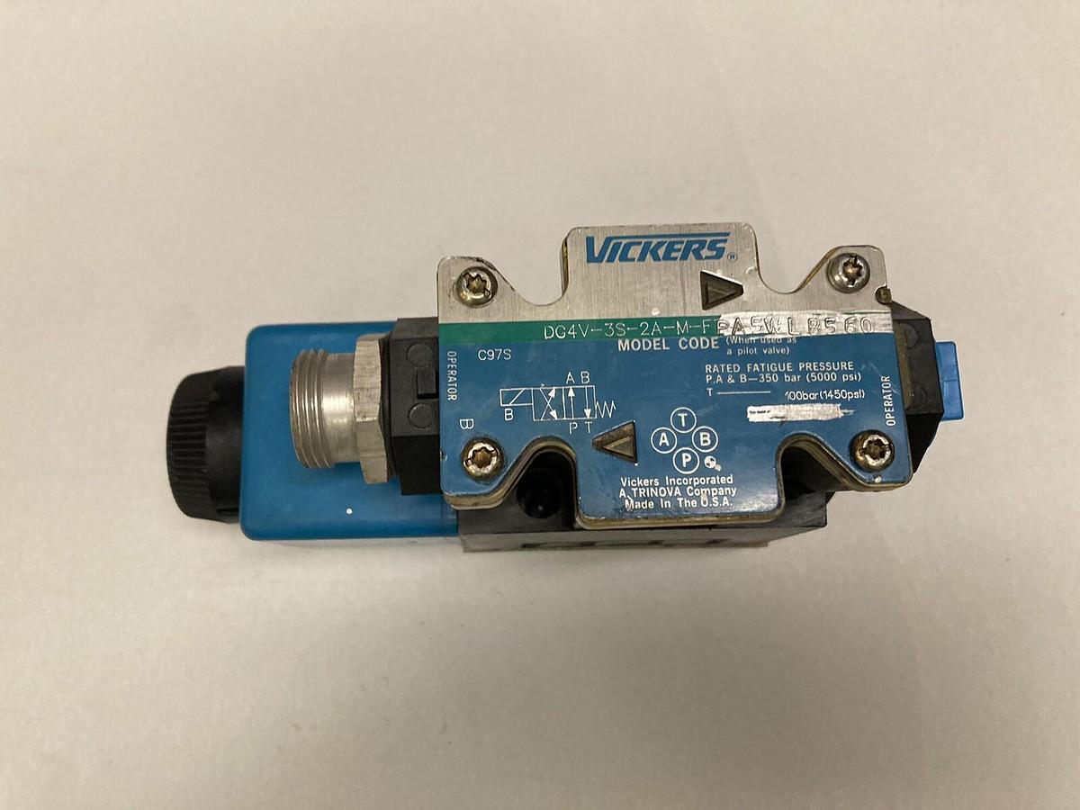 Used Eaton,DG4V-3S-2A-M-FPA5WL-B5-60,Solenoid Operated Directional Valve