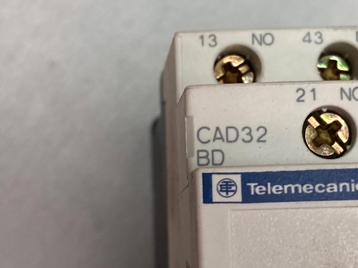 Schneider,CAD32 BD,Control Relay 24VDC
