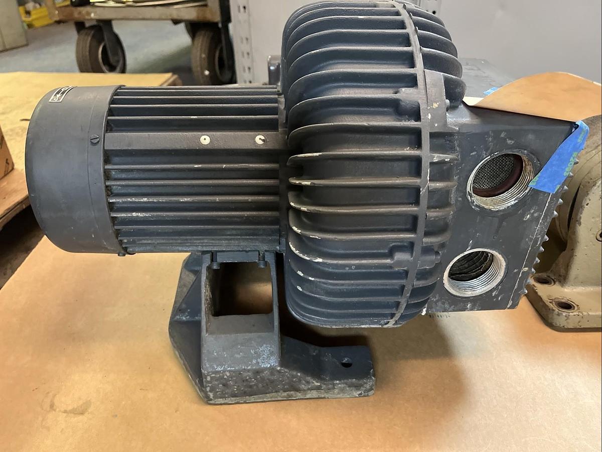 Used RIETSCHLE,SKG-245-20.3,REGENERATIVE VACUUM BLOWER 89-1200018 3PH 1.3kW 3400RPM