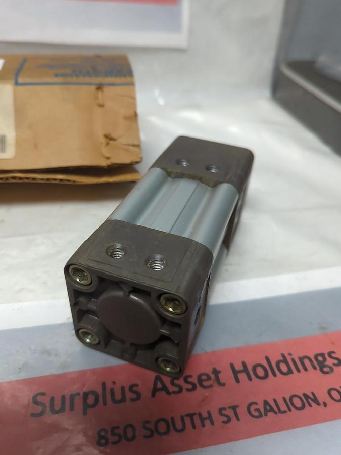 REXROTH,P68174-0006,CYLINDER 1 1/2X 3/4 200PSI L197 NOS