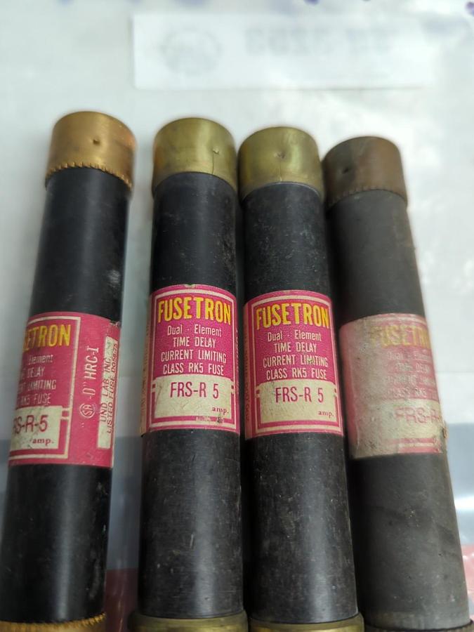 Used COOPER BUSSMANN,FRS-R-5,FUSETRON 5 AMP FUSE LOT OF 4 PRE-OWNED