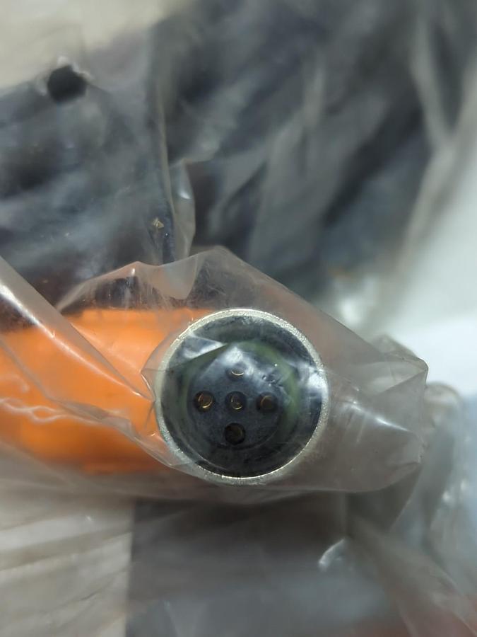 AVENTICS,R419800546,ROUND PLUG CONNECTOR 10M FD 18.01.18 NOS