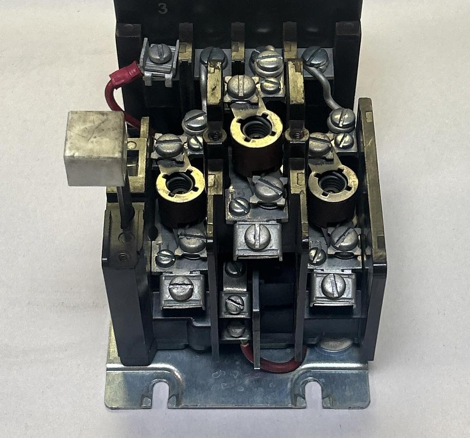 Used CUTLER-HAMMER,A10AN0,STARTER SIZE 00