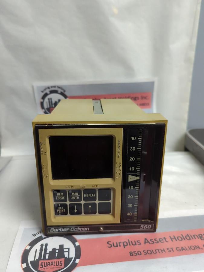 Used BARBER-COLMAN,560 DIGITAL TEMPERATURE CONTROLLER PRE-OWNED
