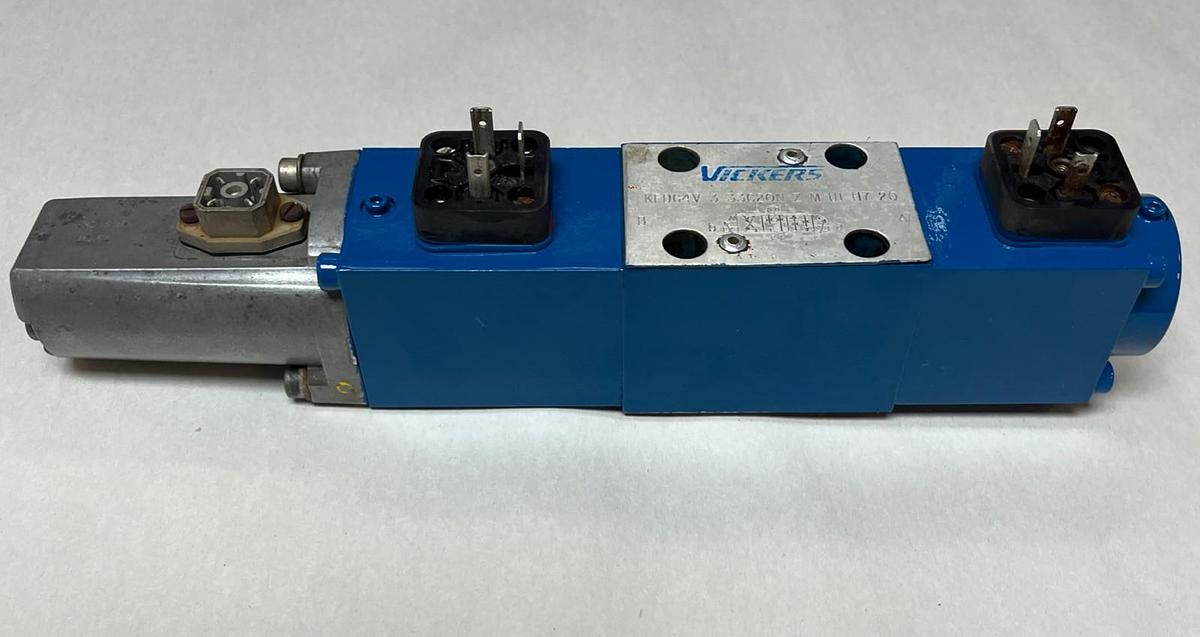 Used VICKERS,KFDG4V-3-33C20N-Z-M-U1-H7-20,PROPORTIONAL SERVO VALVE
