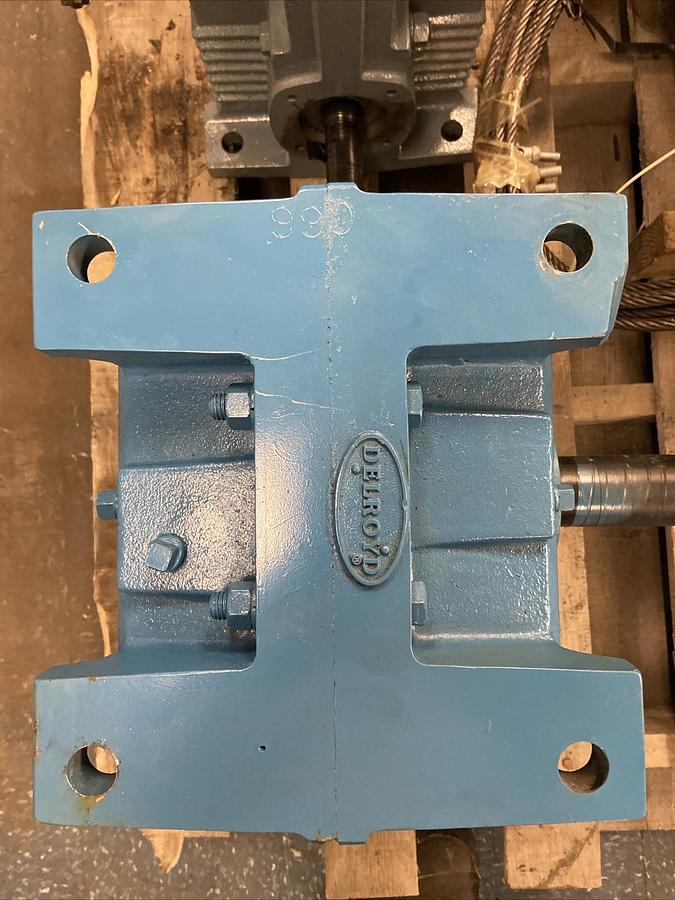 Used Delroyd,E40-089-B4,Worm Gear Reducer E40-089-B4 Ratio 5-1/6:1 Refurbished
