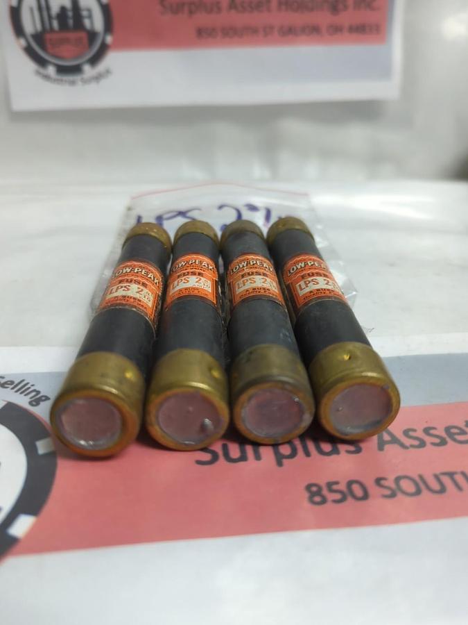 Used COOPER BUSSMANN,LPS-2-8/10,LOW-PEAK 9 AMP FUSE LOT OF 4 PRE-OWNED