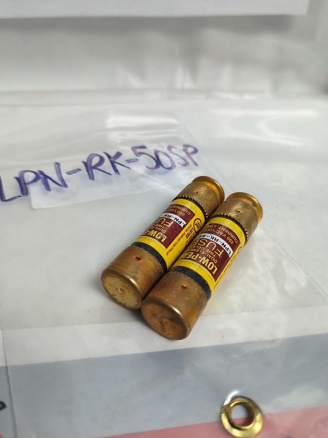 Used COOPER BUSSMANN,LPN-RK-50SP,LOW-PEAK 50 AMP FUSE LOT OF 2 PRE-OWNED
