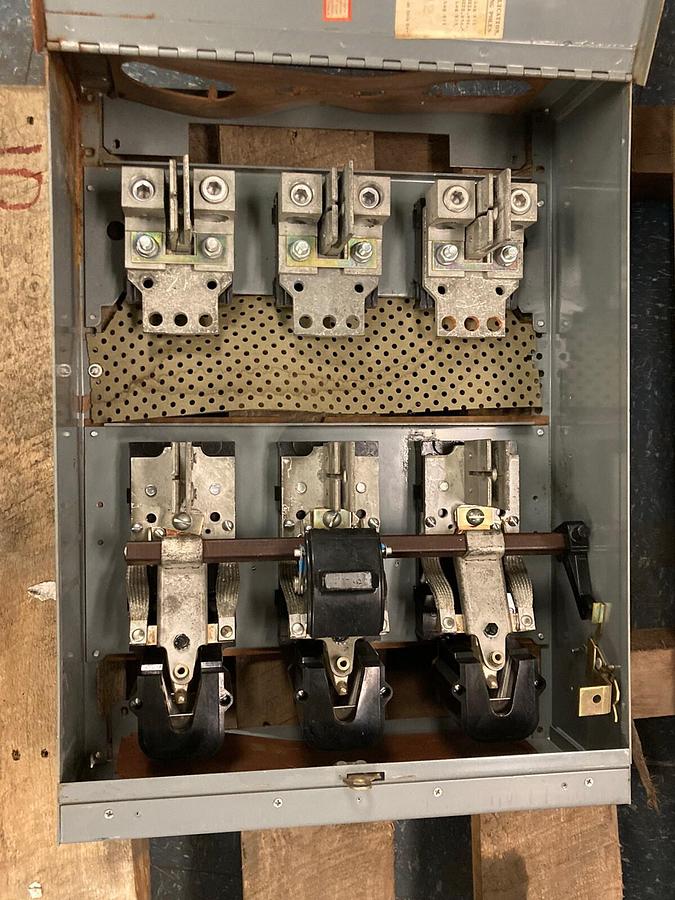 Used Federal Pacific,QMQB-7032,3-Pole Fusible Panelboard Switch 600A 240VAC