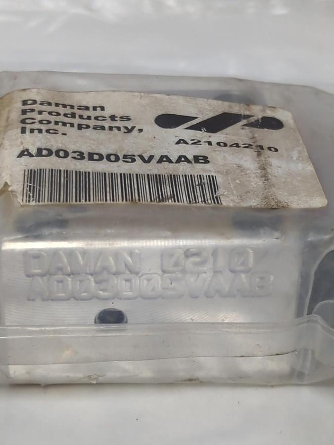 DAMAN VALVE,AD03D05VAAB,MANIFOLD VALVE ADAPTER NOS