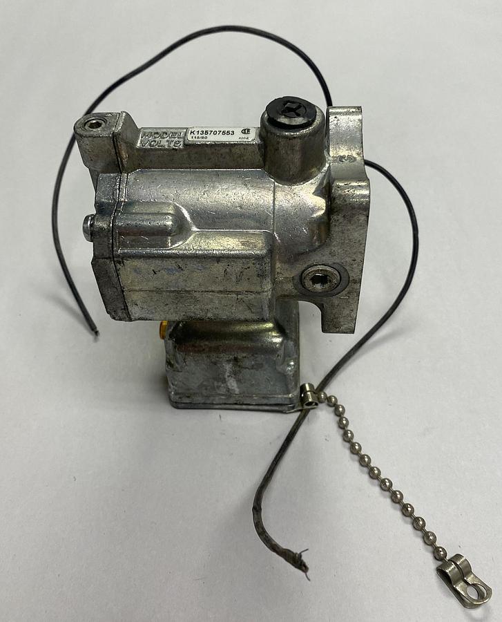 Parker,K135707553,Solenoid Pilot Valve NOS