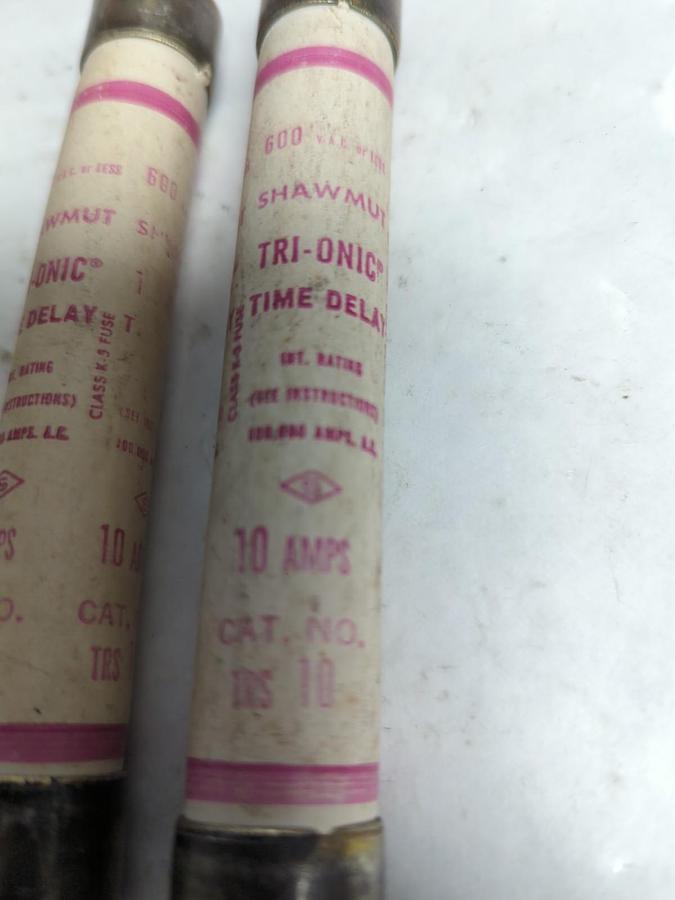 Used GOULD SHAWMUT,TRS10,TRI-ONIC 10 AMP FUSE LOT OF 2 PRE-OWNED