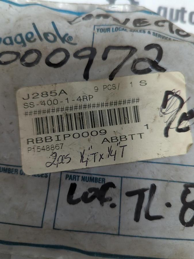 SWAGELOK,SS-400-1-4RP,1/4TX1/4T MALE ISO PARALLEL CONNECTOR LOT OF 2 NOS