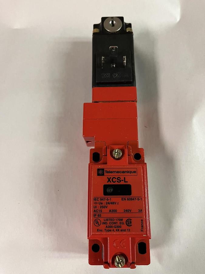 Telemecanique Schneider Electric,XCSL767B3,Limit Switch NO KEY