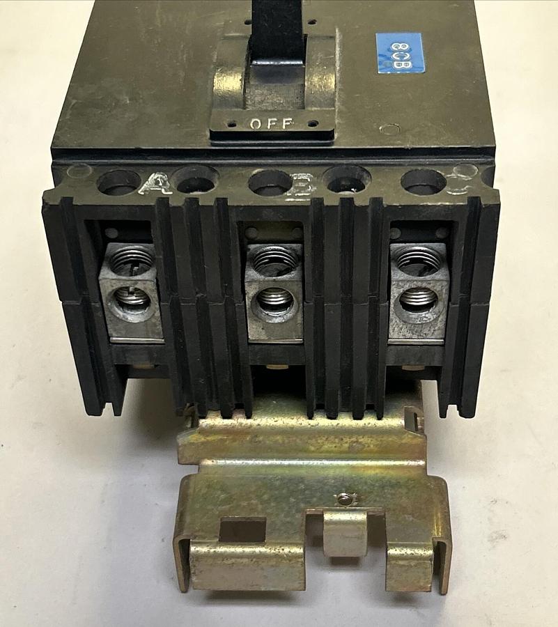 Used SQUARE D,FA32015,I-LINE CIRCUIT BREAKER 15A 240V 3P (SMALL CHIP)