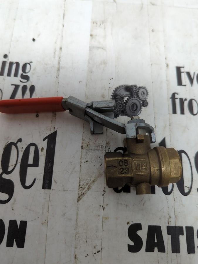 DYNAQUIP,0823,1/4 INCH BALL VALVE NOS