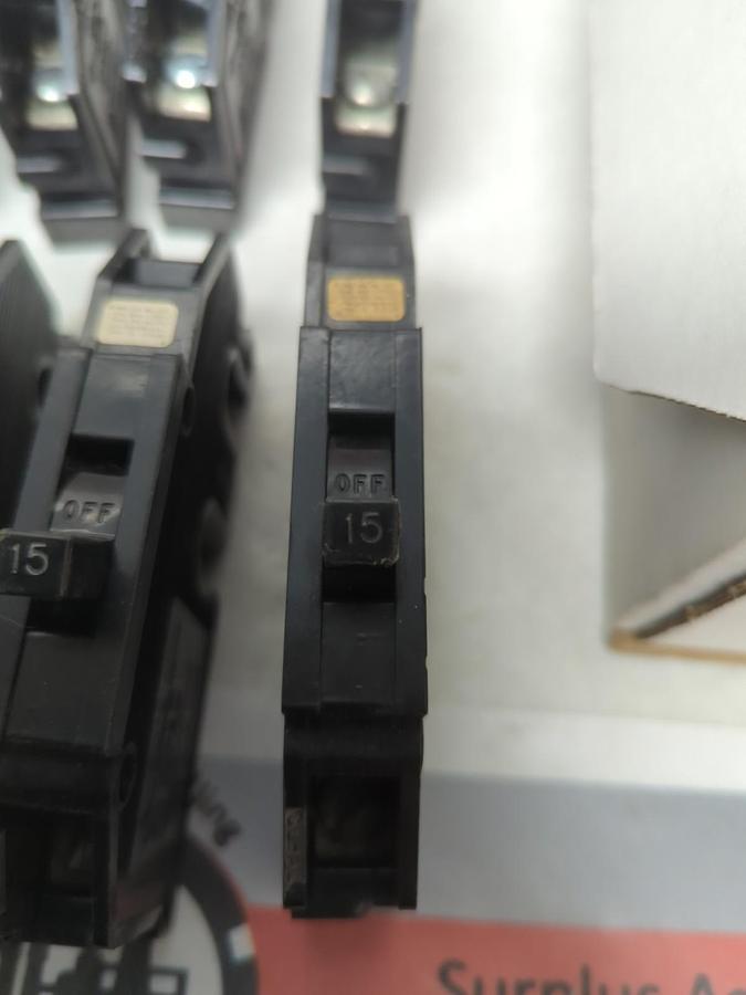 Used ZINSCO,TYPE Q,PLUG IN CIRCUIT BREAKER 15 AMP 1-POLE LOT OF 8 PRE-OWNED