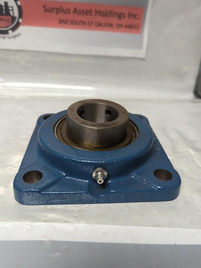 Used MB MANUFACTURING,MB351-12-PA,4-BOLT FLANGE MOUNT BEARING F4-09 1-1/2 IN BORE