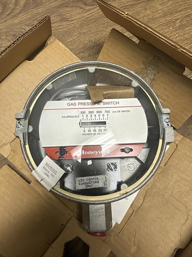 Honeywell,C4371EGH,Gas Pressure Switch 0-7 KPA