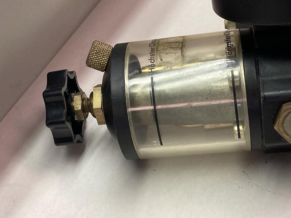 Used Bosch,1827-231-001,Pressure Regulator 0-230PSI 0-16 bar