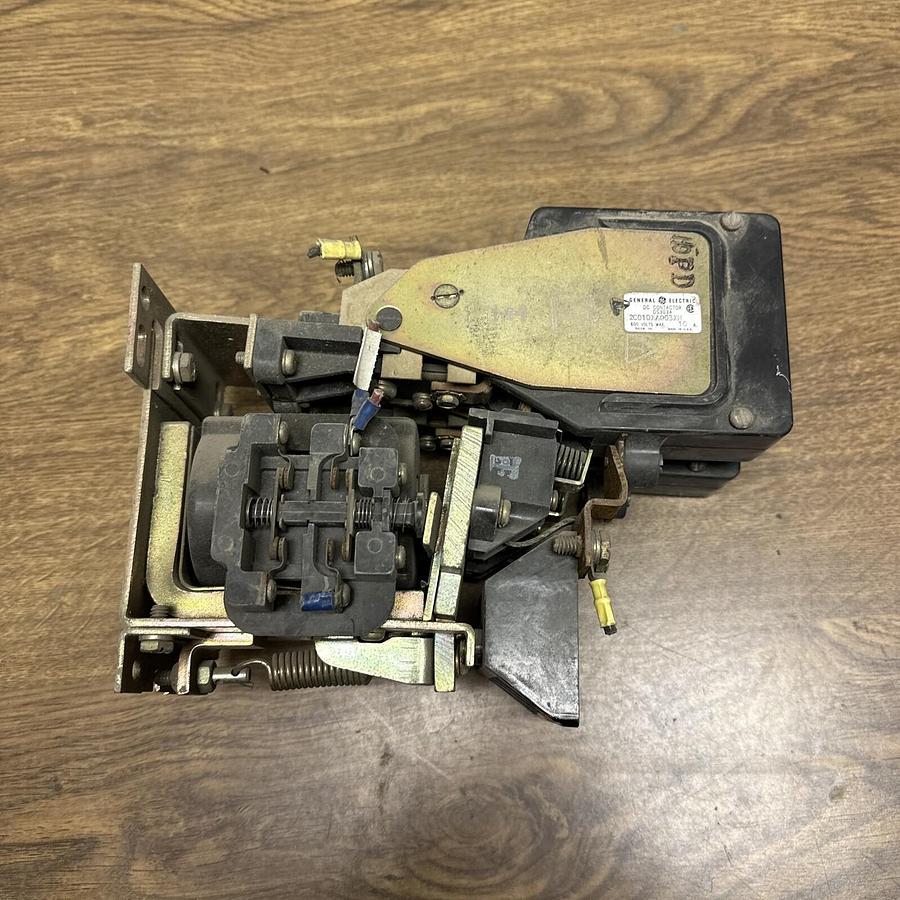 Used GE,DS303A,2C01DXA003XH DC Contactor 600v