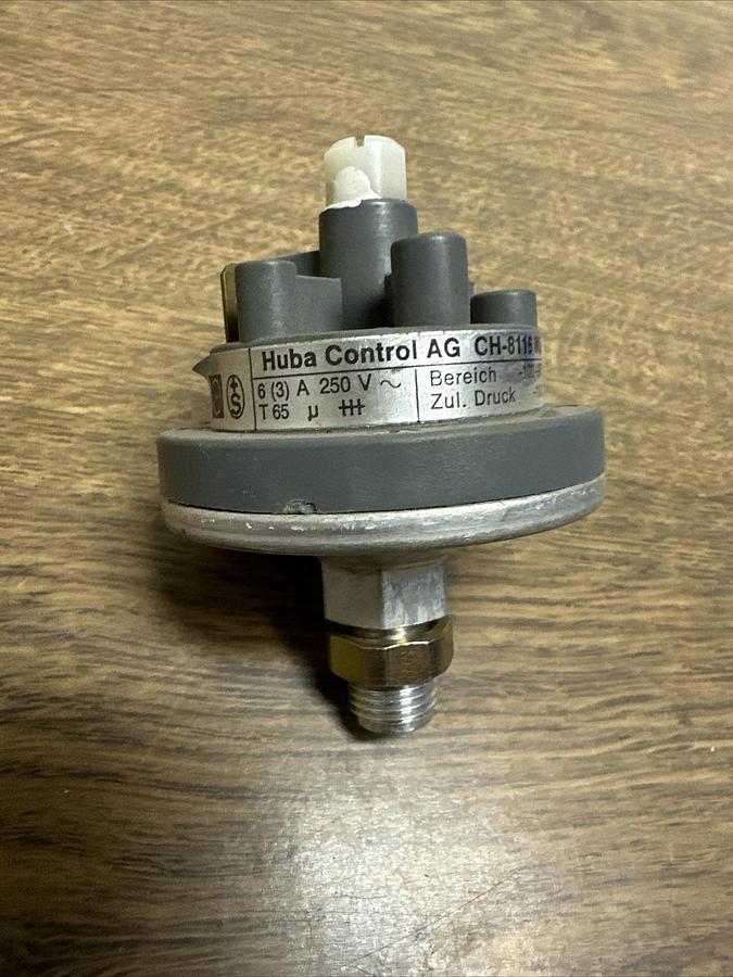 Huba Control AG,CH-8116,Adjustable Air Switch