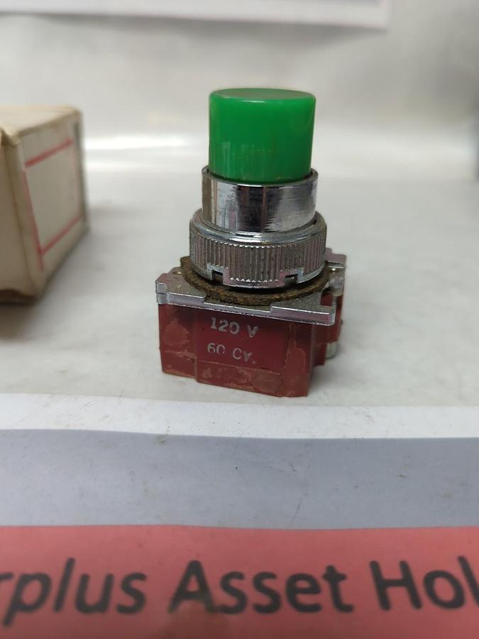 CUTLER-HAMMER,E30EF,COMPACT PUSH BUTTON INDICATOR LIGHT GREEN NOS