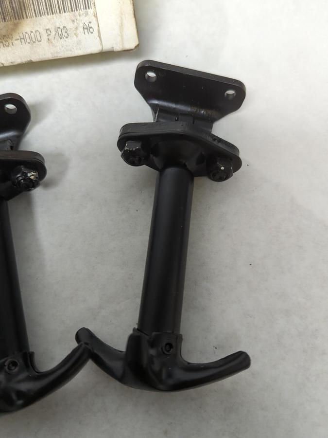 HYSTER,215976,HOOK ASY-HOOD P/Q3 A6 BOX OF 3 NOS