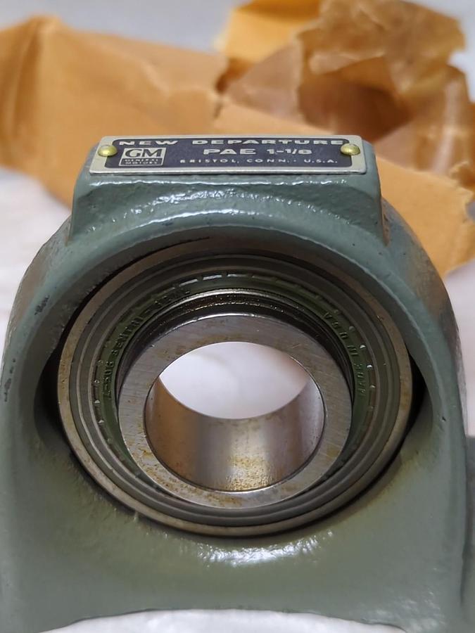 GM/NEW DEPARTURE,PAE 1-1/8,PILLOW BLOCK BEARING 1-1/8 IN BORE NOS