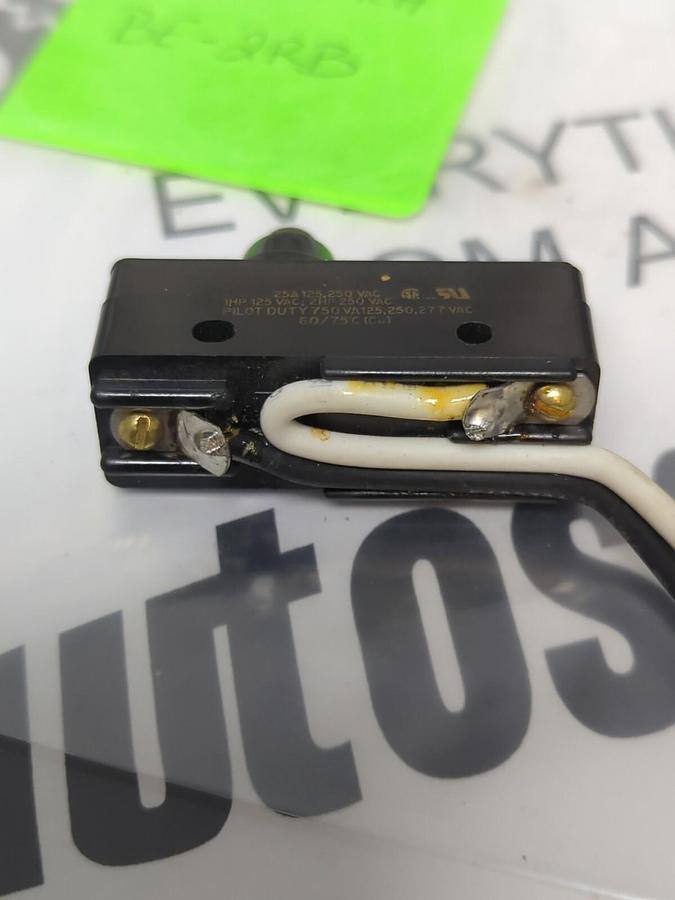 MICROSWITCH,BE-2RB,SNAP ACTION SWITCH 25A 125/250VAC NOS
