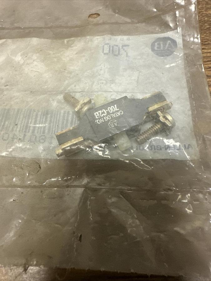 Used Allen Bradley,700-C2B,Contact Cartridge