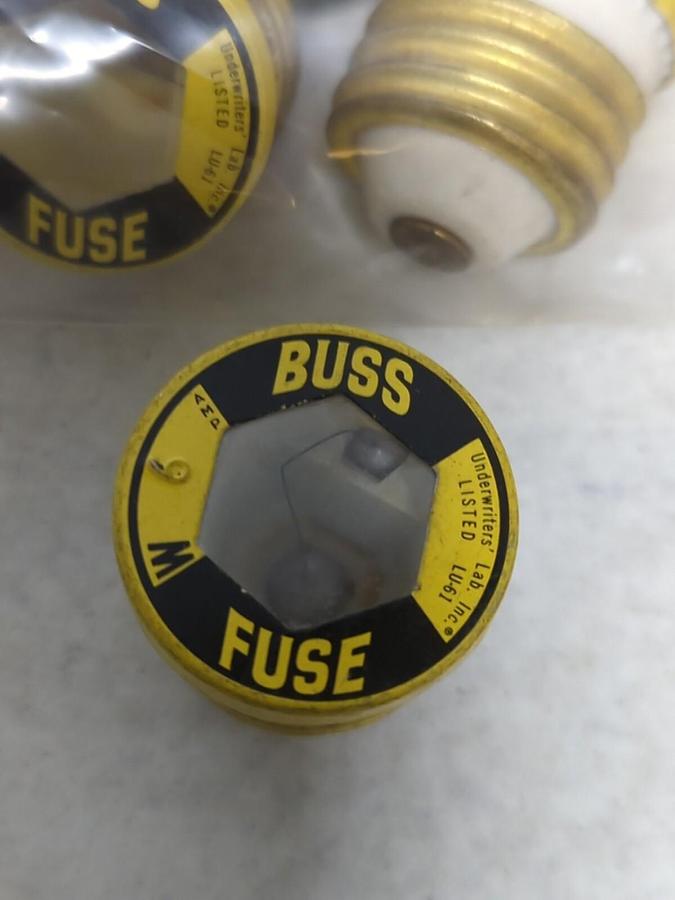 Used COOPER BUSSMANN,W-6,SOCKET FUSE 6 AMP LOT OF 26 PRE-OWNED