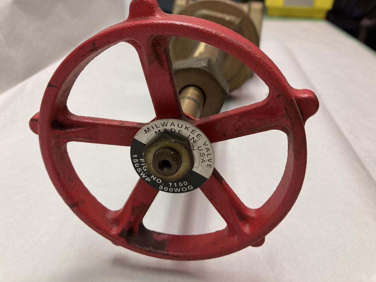 Milwaukee Valve,1150 2-1/2 Inch,Threaded Globe Valve 150 SWP 300 WOG