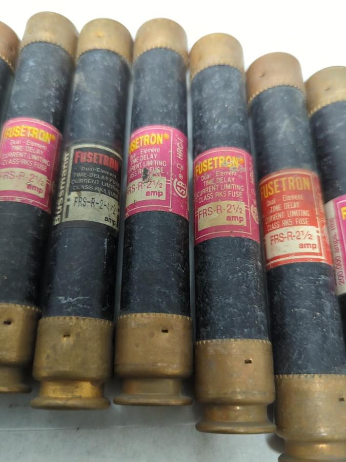 Used COOPER BUSSMANN,FRS-R 2-1/2,FUSETRON 2-1/2 AMP FUSE LOT OF 12 PRE-OWNED