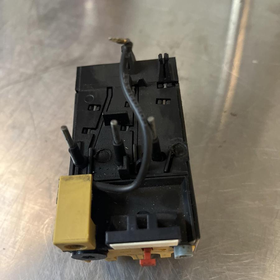 Used ALLEN BRADLEY,193-BSB-30,SER B OVERLOAD 2-3A