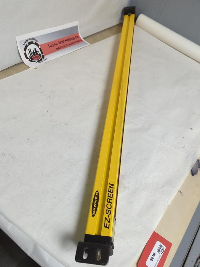 Used BANNER,SLSE30-900Q8,EZ-SCREEN LIGHT CURTAIN EMITTER PRE-OWNED