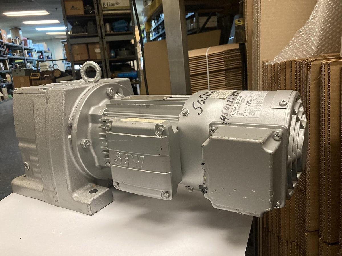 Sew-Eurodrive,R77 DRN80M4/TF/V,Gearmotor Ratio 145.67  1440/9.9 RPM