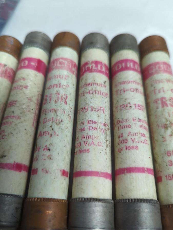 Used GOULD SHAWMUT,TRS15R,TRI-ONIC 15 AMP FUSE LOT OF 6 PRE-OWNED