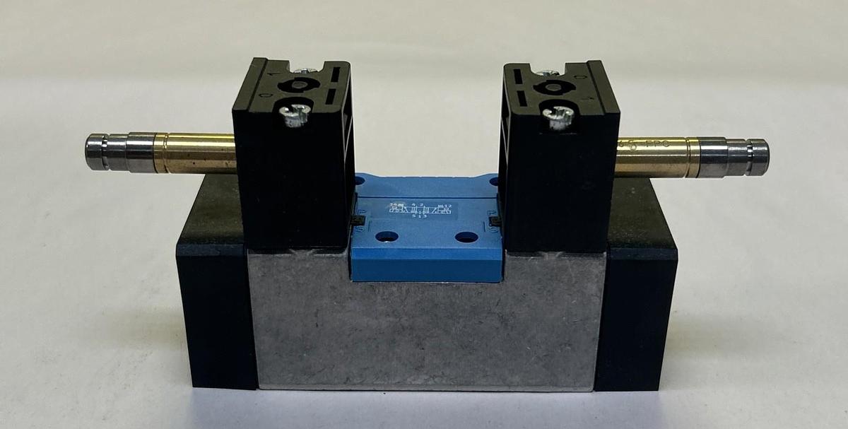 Used FESTO,MN1H-5/3E-D-1-C,SOLENOID VALVE NOS