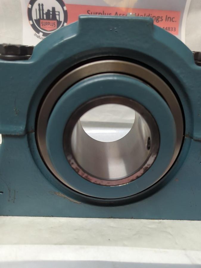 DODGE,P2BK207R,SPLIT PILLOW BLOCK 2-BOLT BASE 2-7/16 INCH BORE NOS