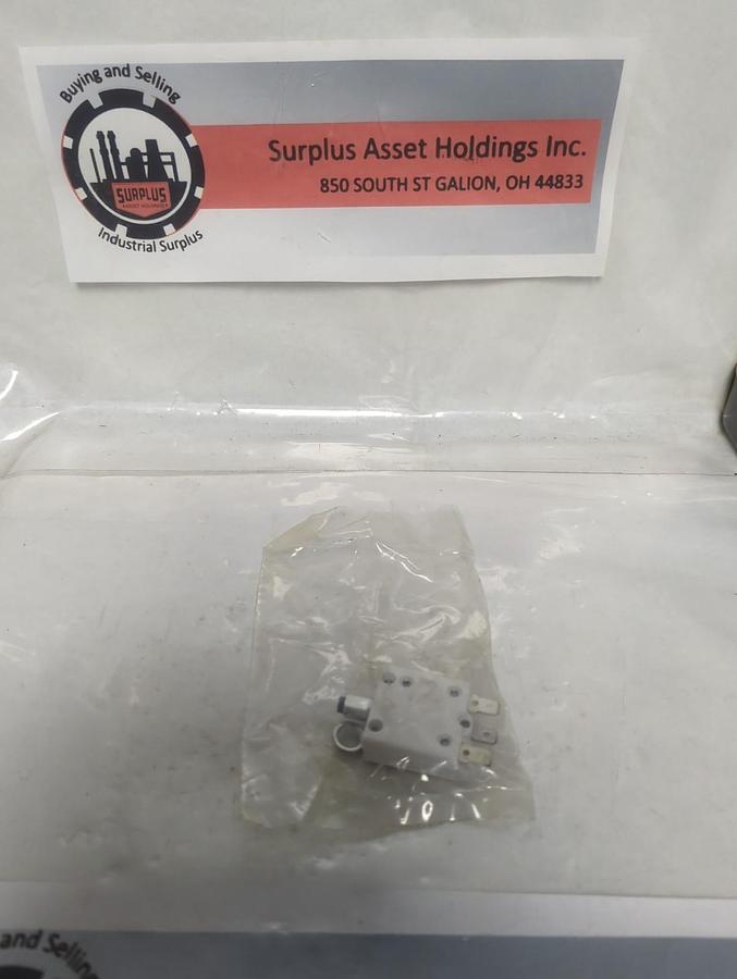 MECHANICAL PRODUCTS,3000-015-008,PUSH-TO-RESET CIRCUIT BREAKER 4387 NOS