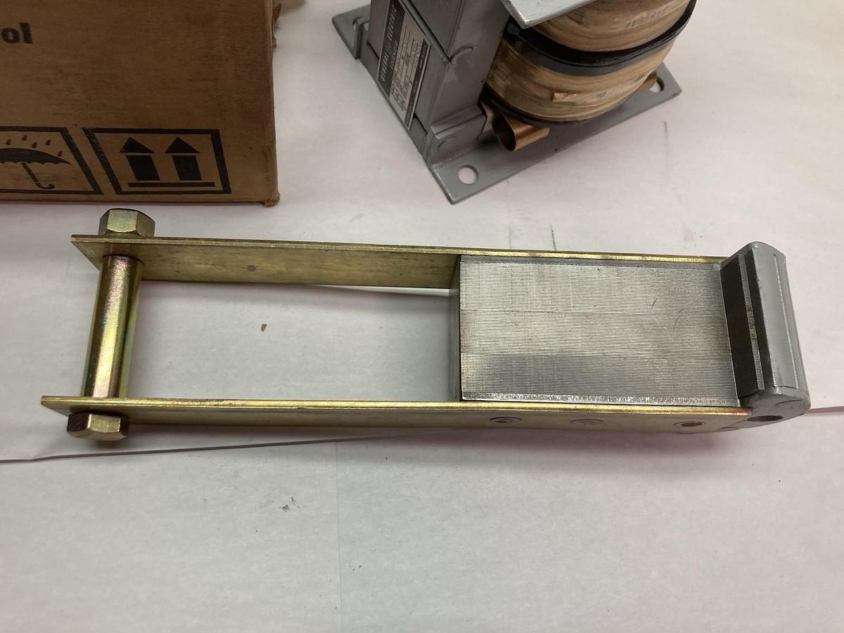 Used General Electric,CR9503213CAF254,Inductrial Solenoid 120V 60Hz