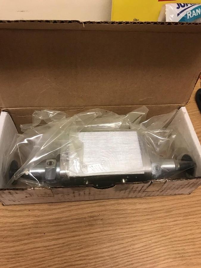 SUN HYDRAULICS,DJY-OJ68-AY,VALVE CONTROL MANIFOLD NEW