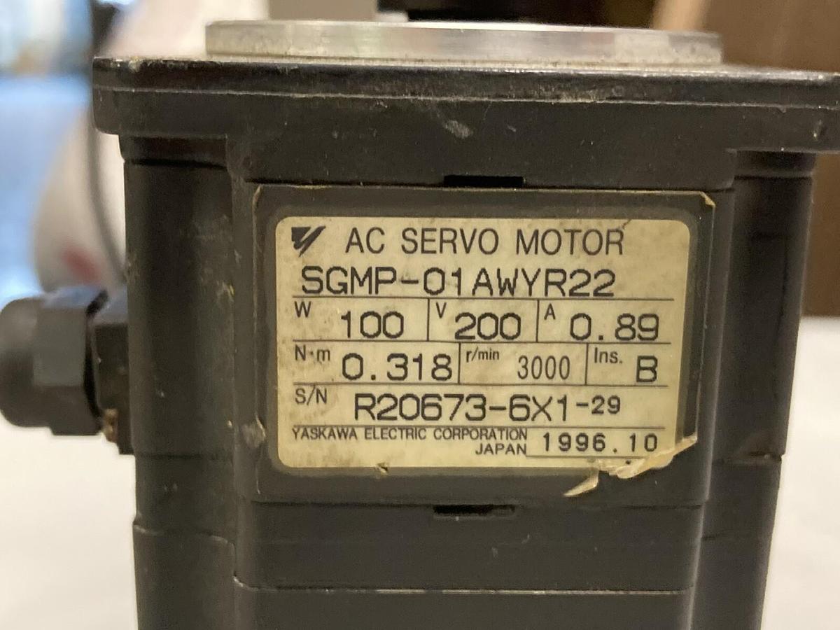 Used Yaskawa,SGMP-01AWYR22,Servo Moto 3000 r/min