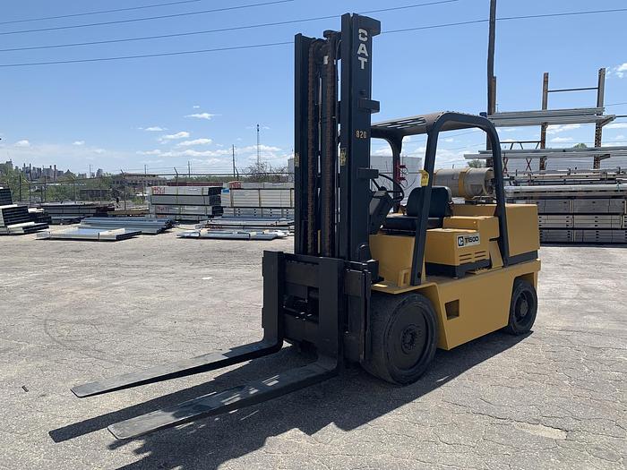 Used 15,000 LB CATERPILLAR MODEL T150D FORKLIFT W/ SIDE SHIFT