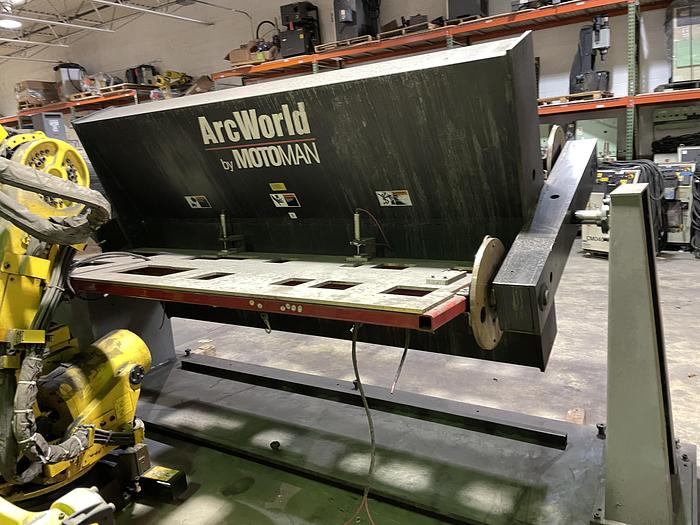 Used YASKAWA MOTOMAN MOTOMAN ARC WORLD 6000 MIG WELDING CELL WITH EA1900N ROBOT #104846