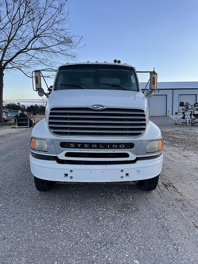 Used Item 0560 : 2004 Sterling Support Truck (4x6)