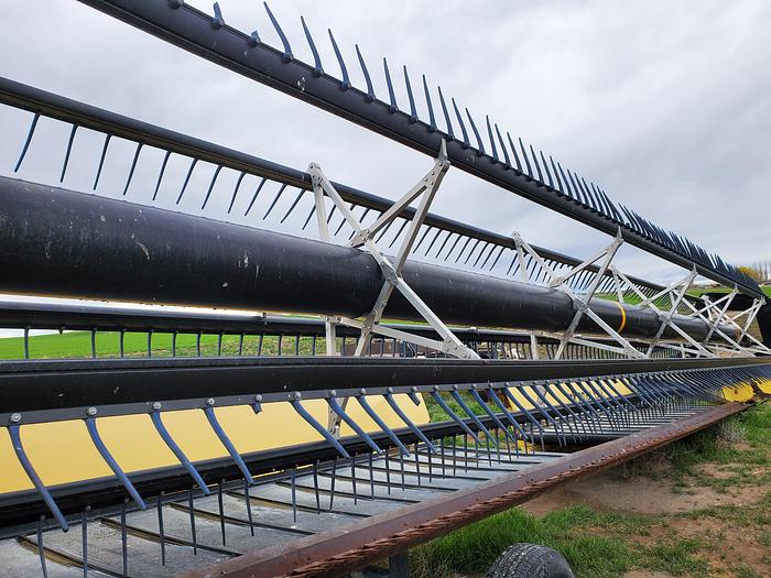 Used 30' Honey Bee WS30 Draper Header